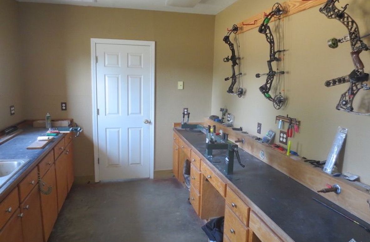 6DEC0102-3F65-4843-81D5-6AAE176527AE_1_105_c