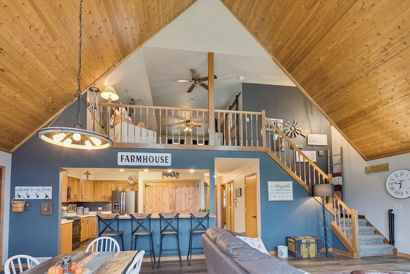 17-4800-Cub-Hollow-Rd-WindowStill