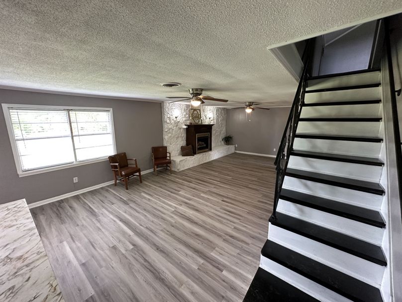 Chickasaw 2.3 w Home-22