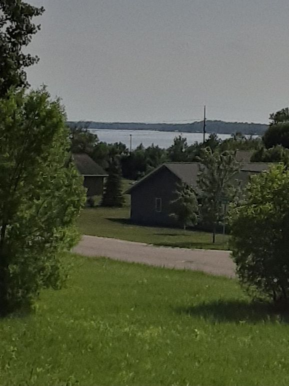 immDetroit Lakes Land
