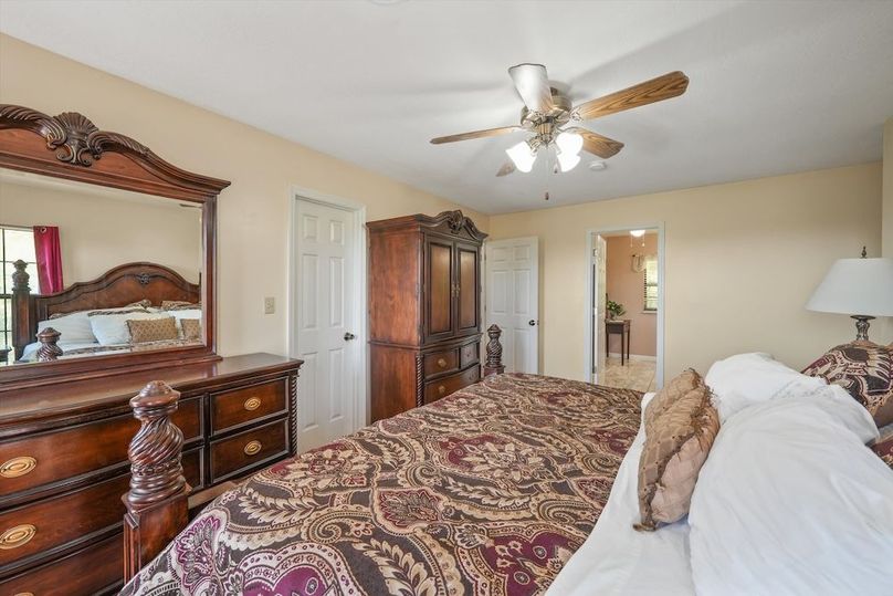 22-2869 Persian Ln19