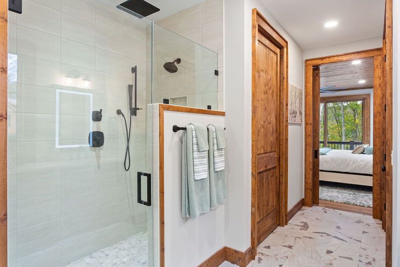 74-web-or-mls-6400 Golf Club Drive-23