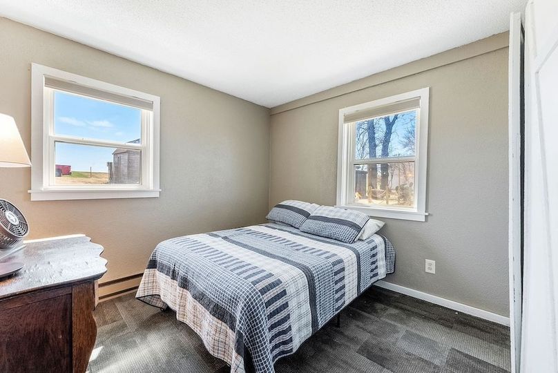 12-web-or-mls-120 SE Lake Dr-36