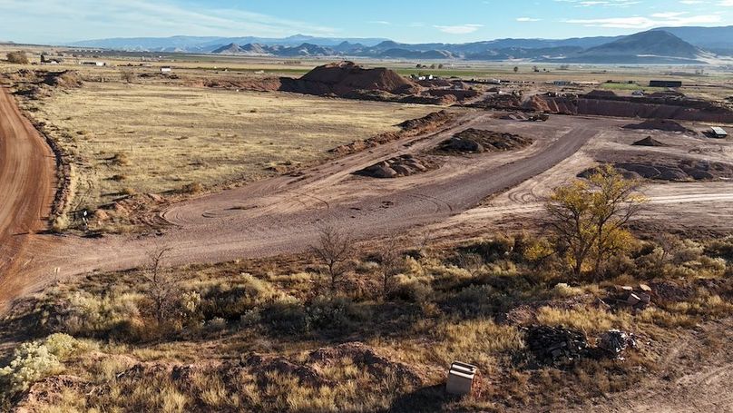 Sevier 60 Gravel and Yard07