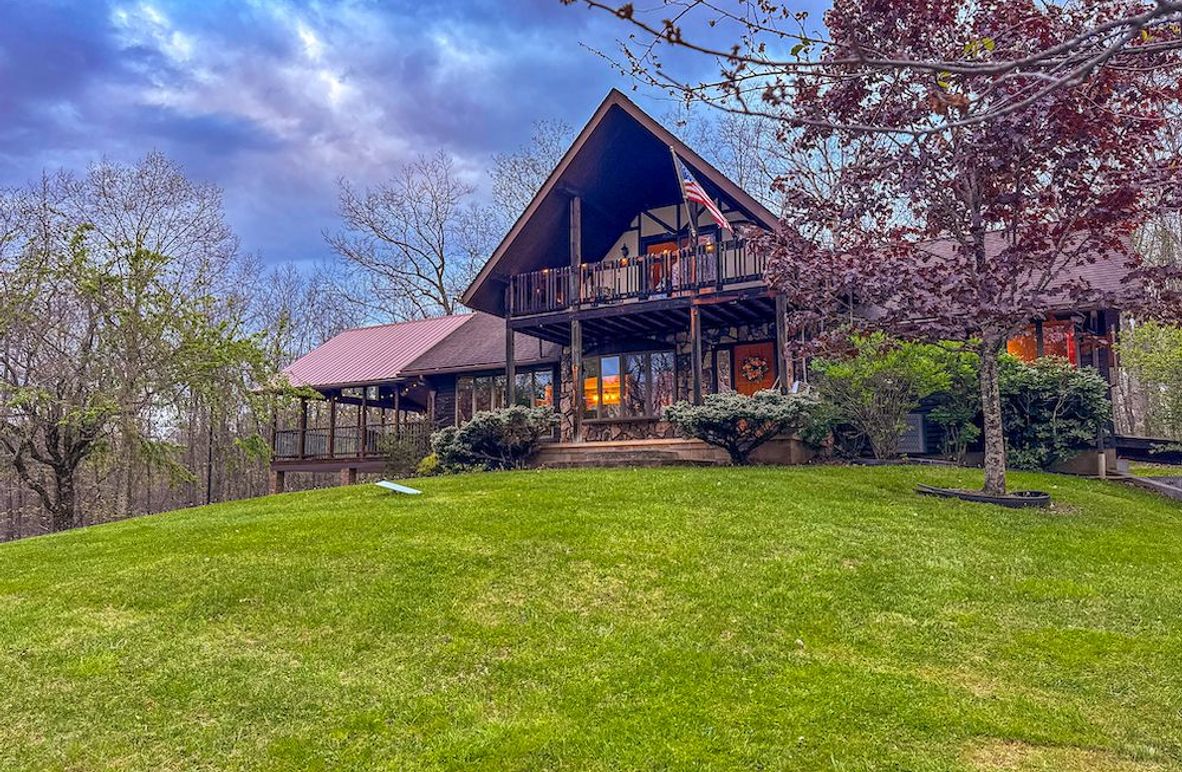 Calhoun, WV 132.84 AC Szegi 2-002