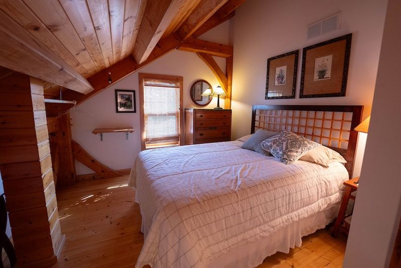 Cedar IA 152 Featured Z3