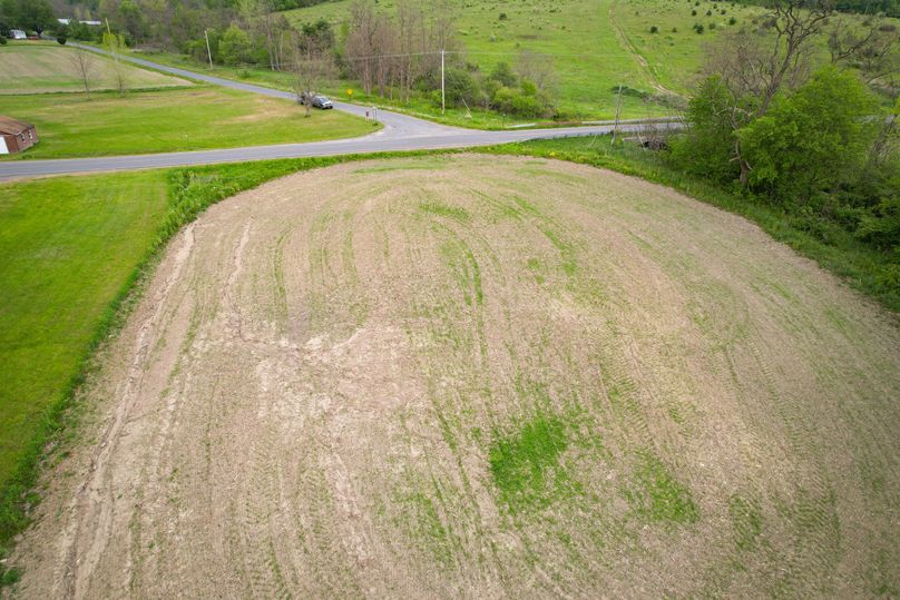 Tompkins_10.85-Gregrow_Photos_17