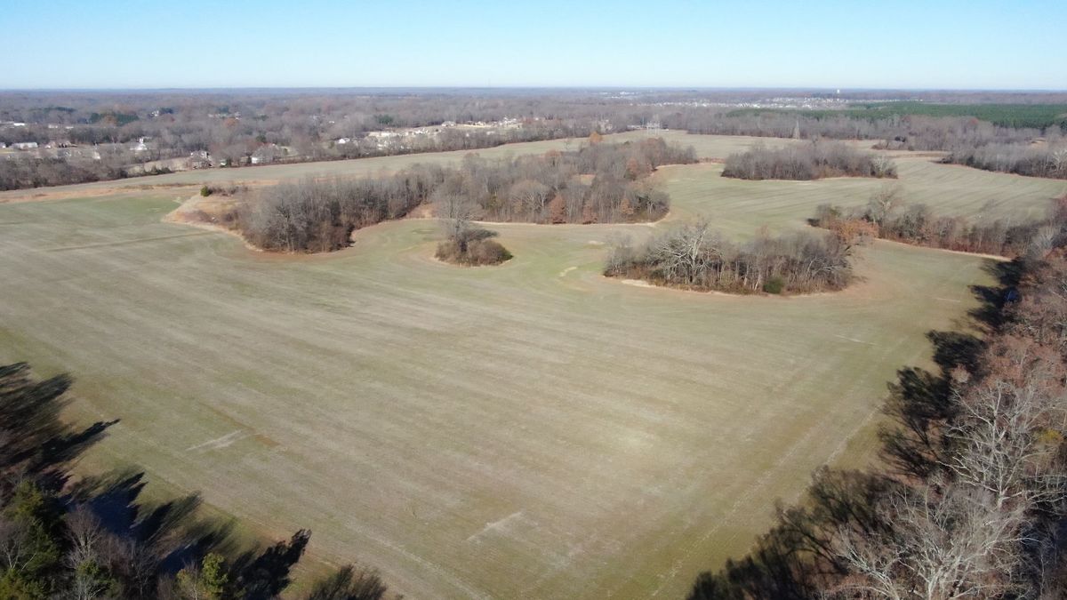 Expansive Estate With Prime Agriculture Outside
