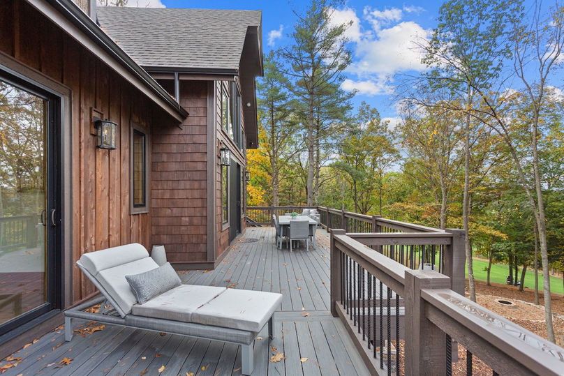 36-web-or-mls-6400 Golf Club Drive-61