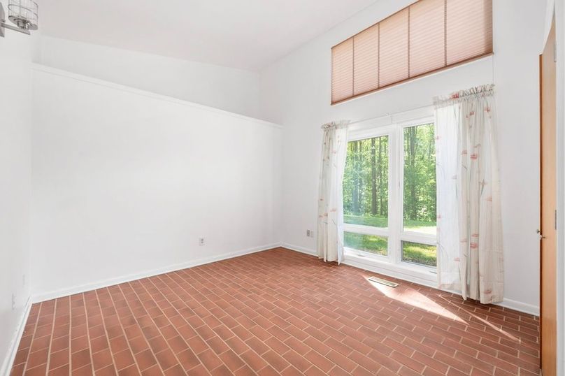34-38-web-or-mls-279 Poplar Rd interior-21