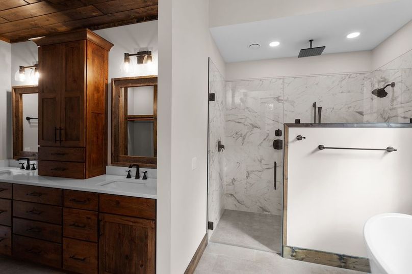 30-web-or-mls-6390 Golf Club Drvie-21