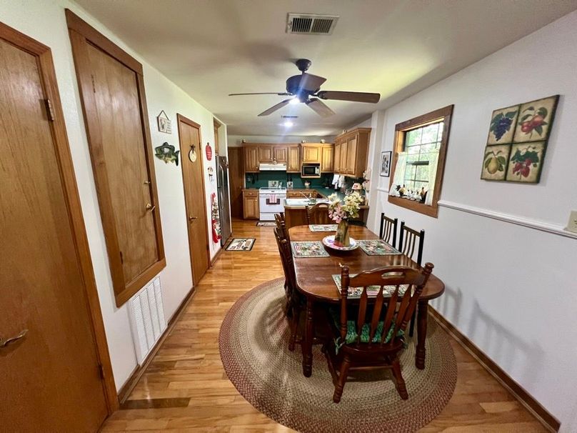 C9E09CCA-E8EE-49A2-BD4B-4160623C1451_1_201_a