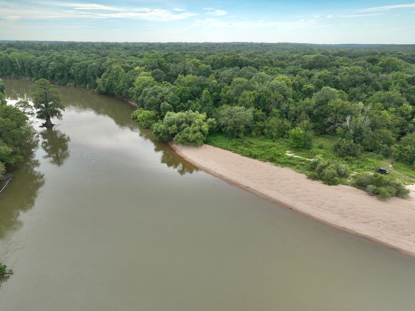 dji_fly_20230727_175036_410_1690507673707_photo 4