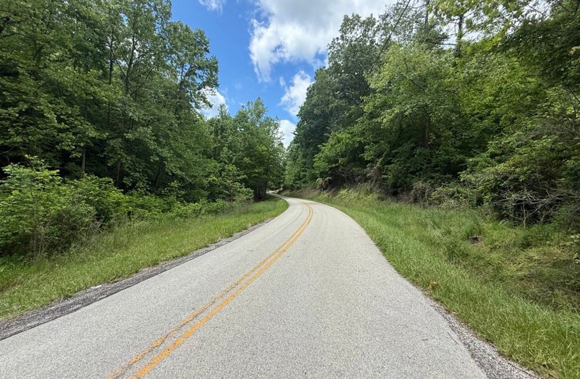 005 KY 847 that runs along the north boundary-2