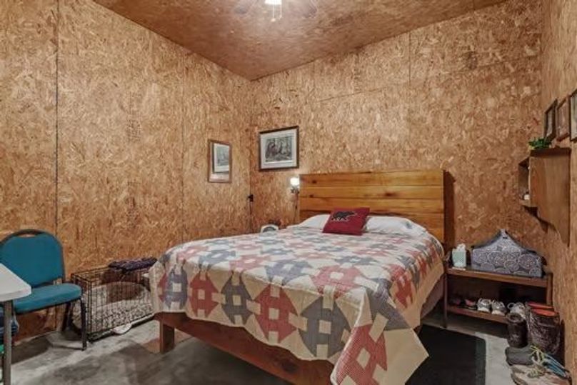 large-018e903b-4d7c-7142-8e8a-b58ae3f7fb8c