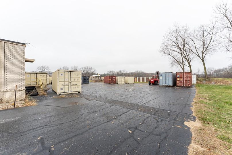 Winnebago 2.05 (Flee Market)_11