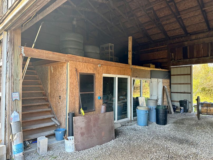 32 Outbuilding Interior