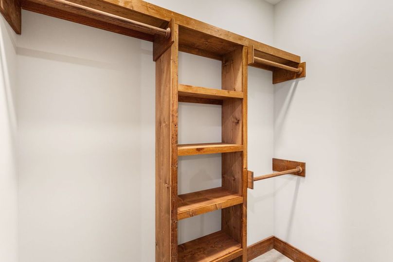 72-web-or-mls-6400 Golf Club Drive-25