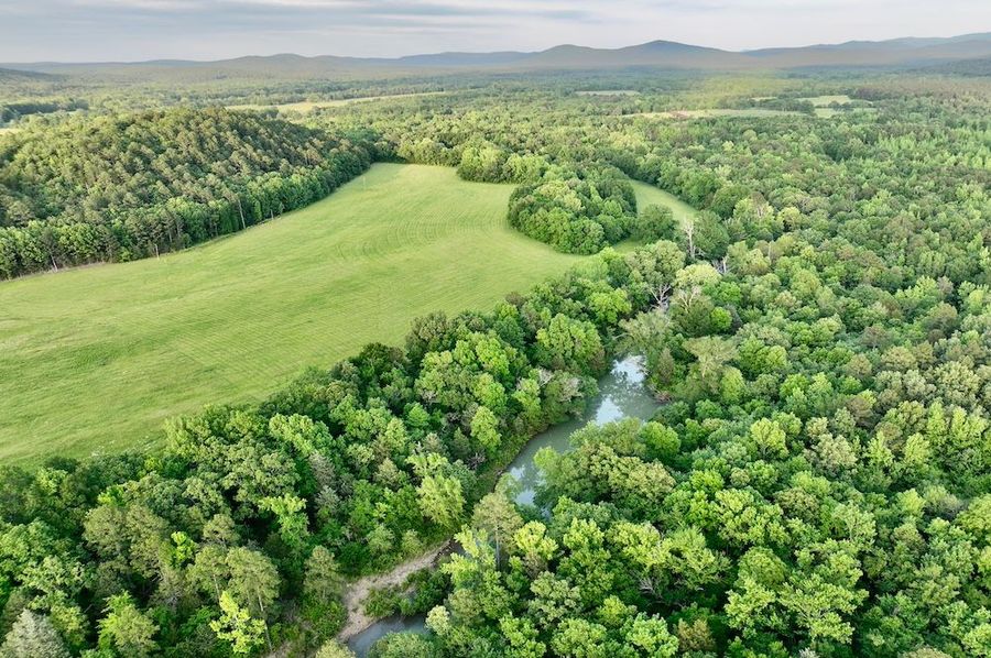 Versatile Black Fork Ranch Adjoining The Ouachita National Forest