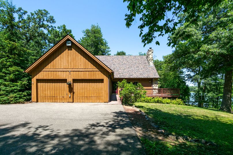 2227_95th_St_©_Picture_This_Inc-30