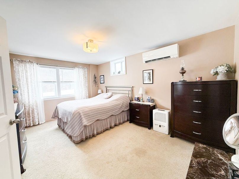 Cayuga 32 Stoyell Photos 23