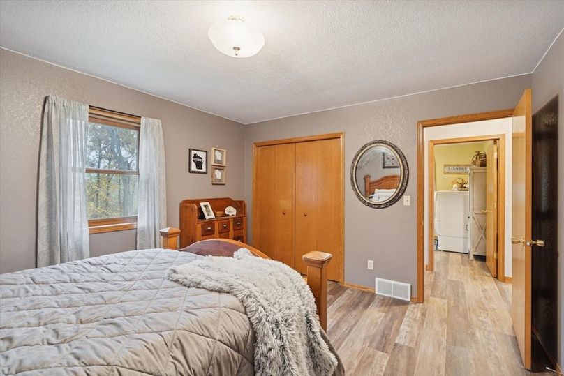 32-4800-Cub-Hollow-Rd-WindowStill