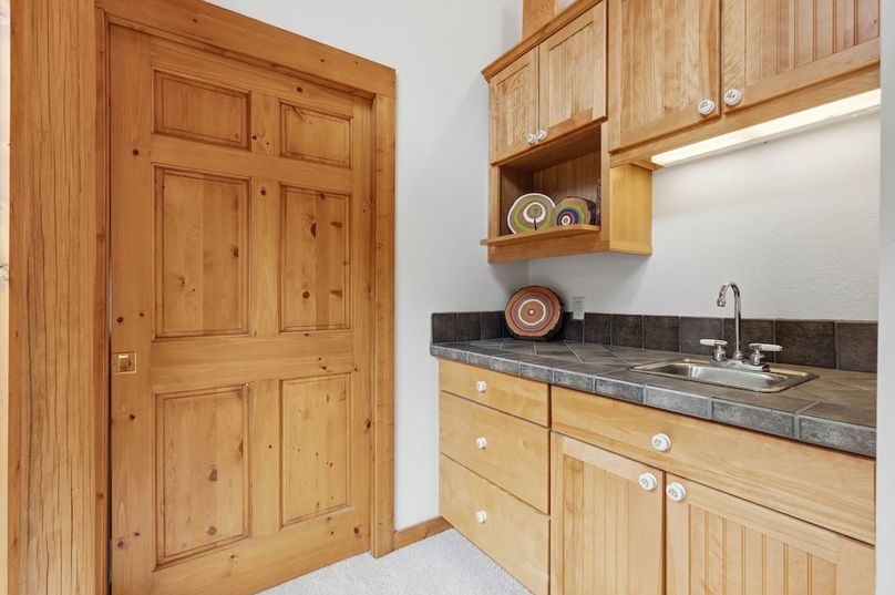 051 - Wet Bar in Loft