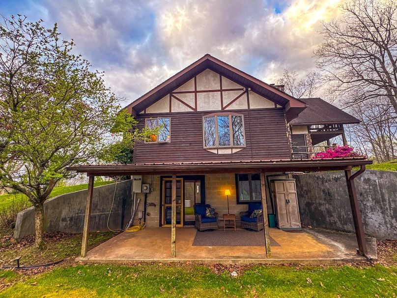 Calhoun, WV 132.84 AC Szegi 2-082