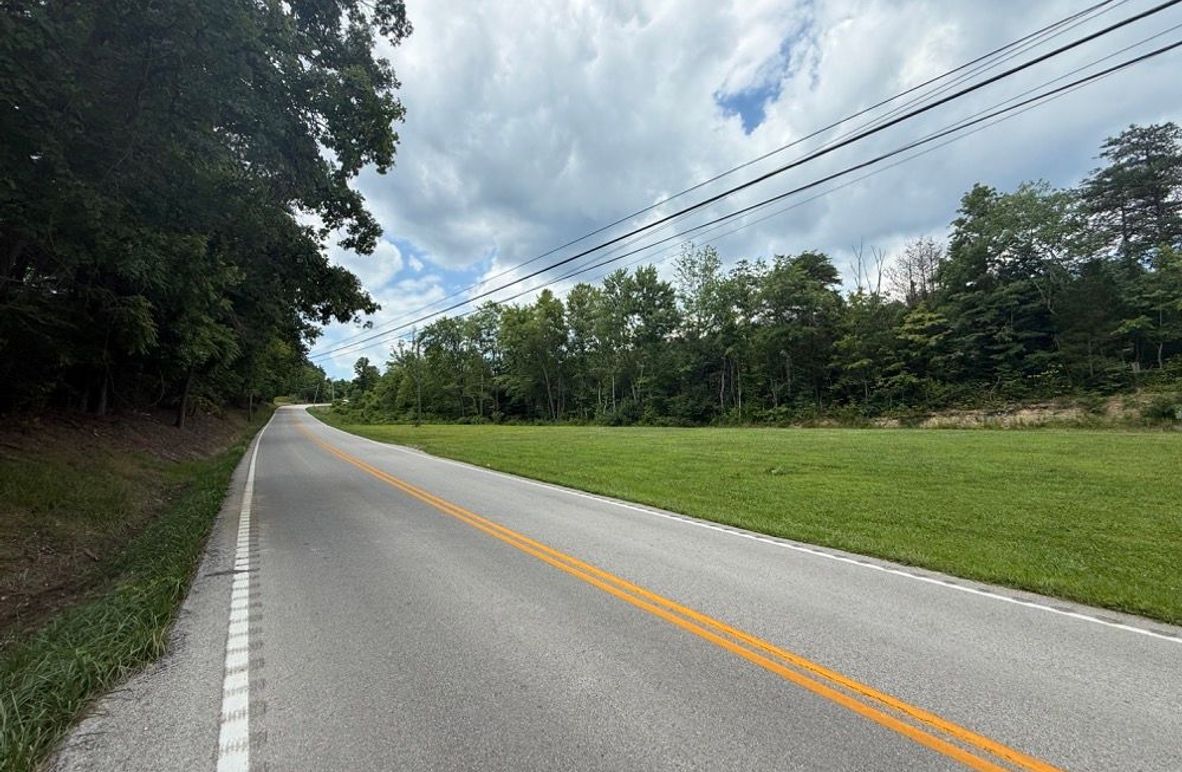 001 view along KY 15 looking north