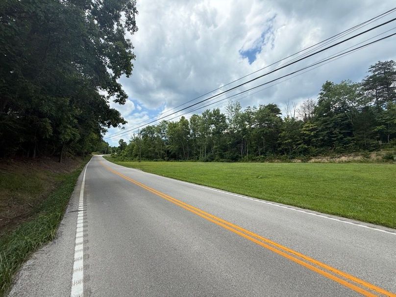001 view along KY 15 looking north