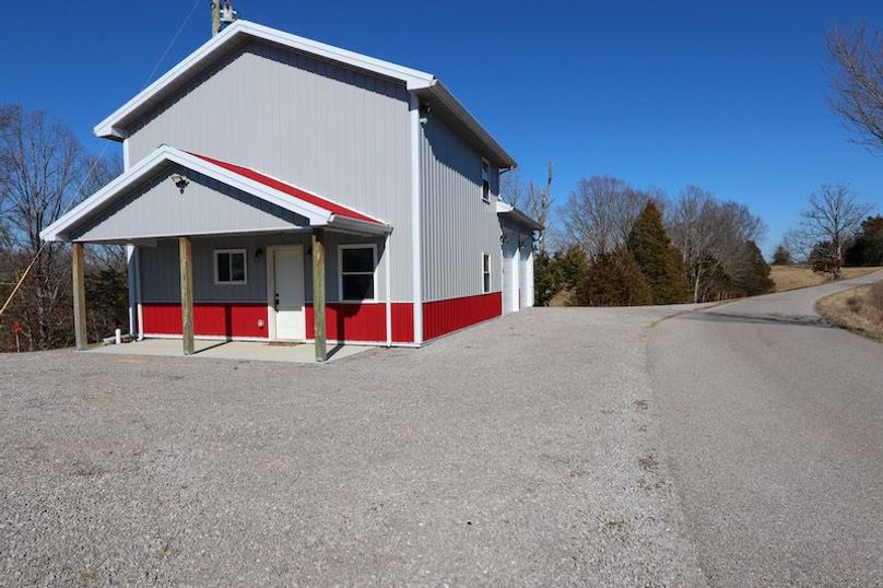 028 view of the lodge from the road