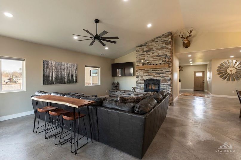 1809 Snaffle Bit Road-21