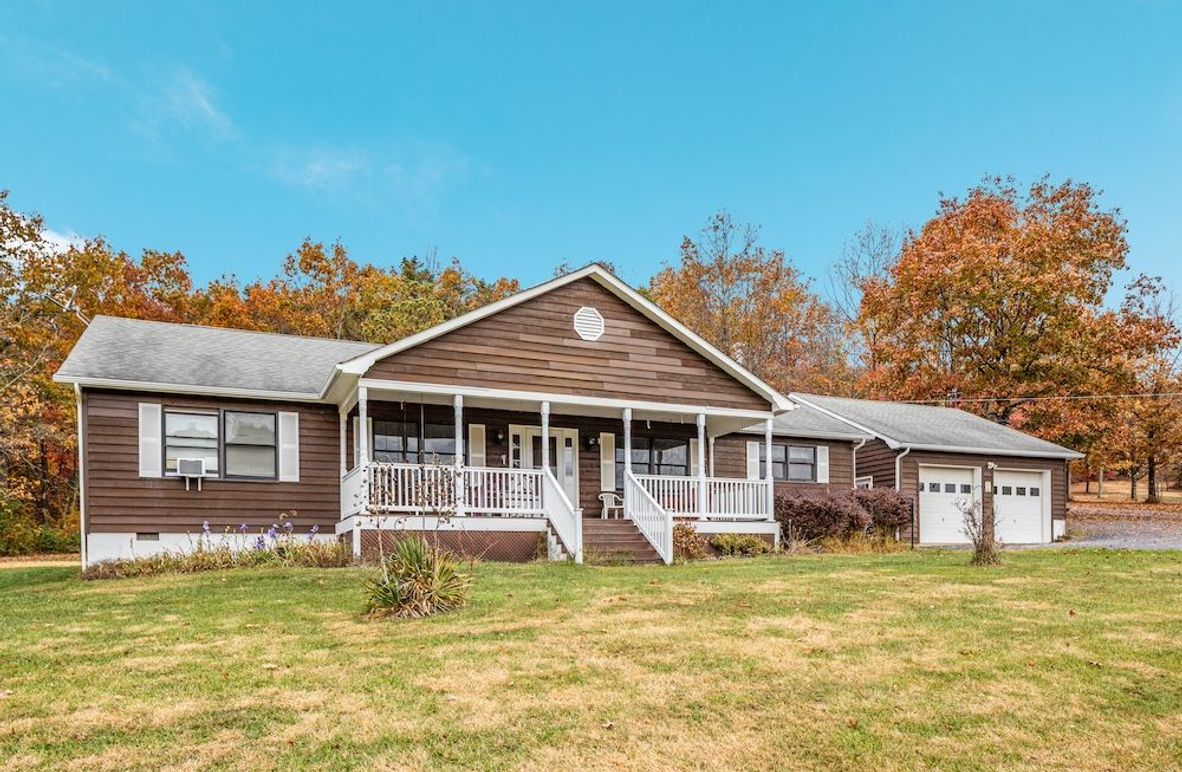 04-2E6A0121_ 291 Capon Springs Grade - Absolute Altitude - 10 - 2025 -02