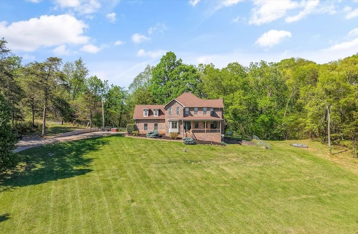 03-2869 Persian Ln54