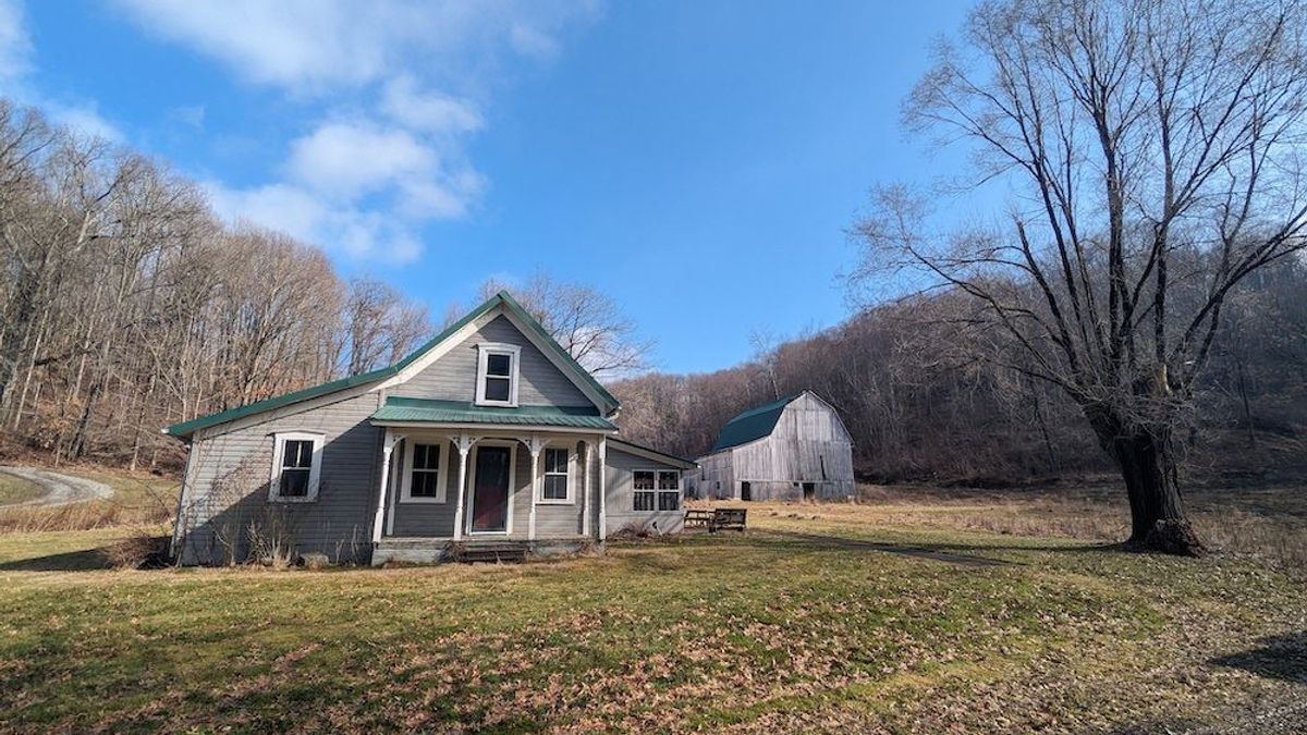 Unique Property Adjacent To Tappan Lake Whitetail Properties