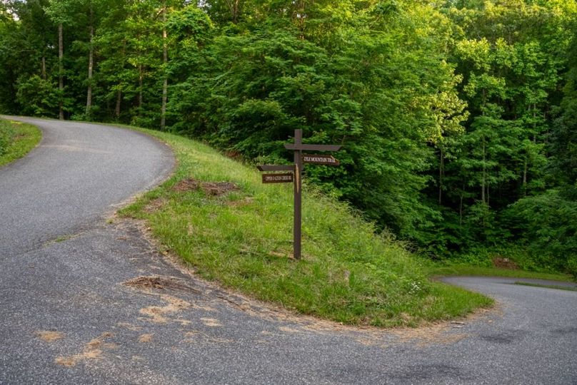 81 Featured_ProPhoto-61