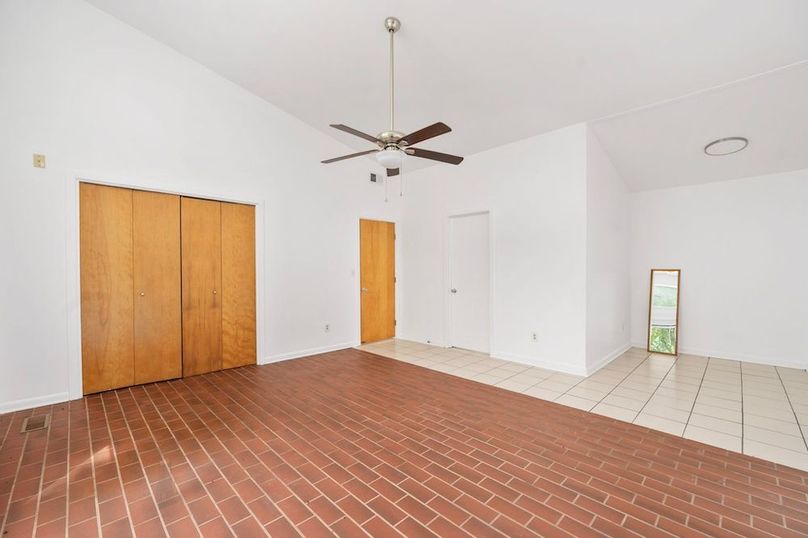 46-50-web-or-mls-279 Poplar Rd interior-33