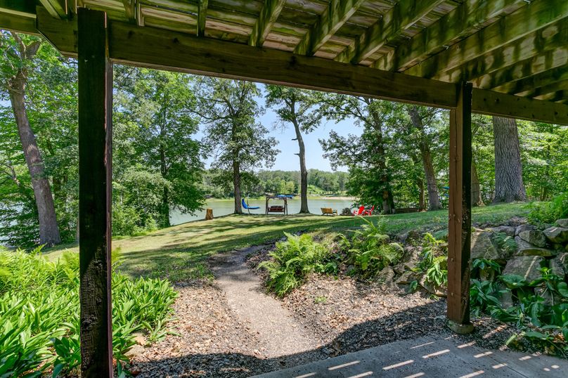 2227_95th_St_©_Picture_This_Inc-23