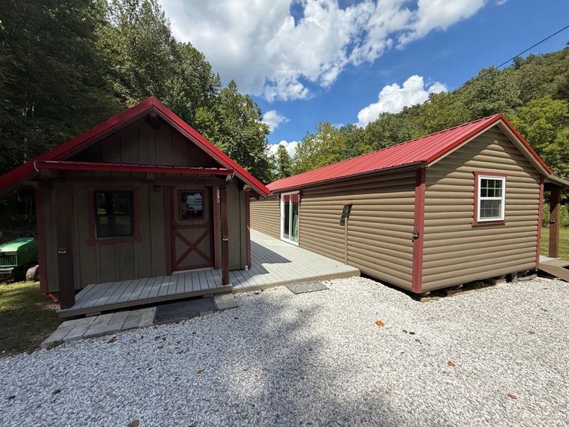 031 south side view of cabin 1 & 2