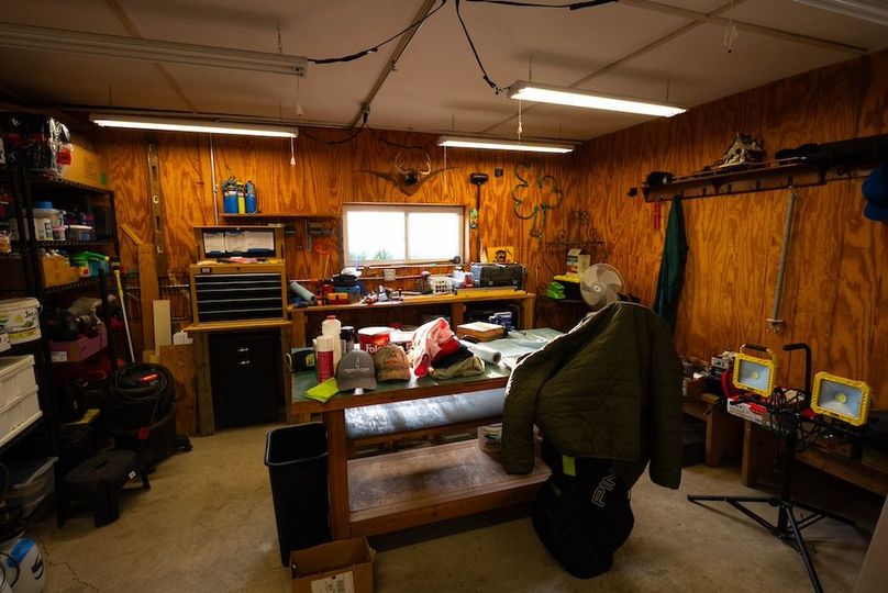 Cedar IA 152 Featured Z12