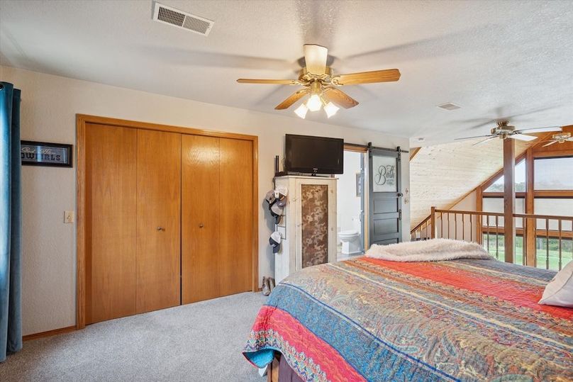 37-4800-Cub-Hollow-Rd-WindowStill