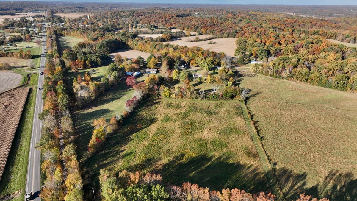 Acreage With Ideal Build Site For Sale Near Stonefort Whitetail