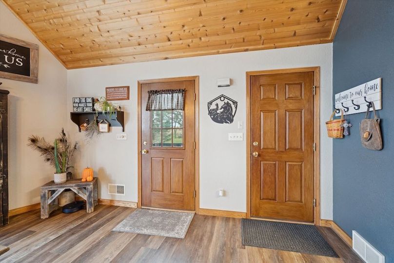 08-4800-Cub-Hollow-Rd-WindowStill