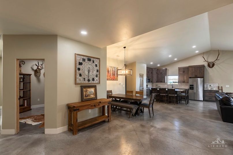 1809 Snaffle Bit Road-17